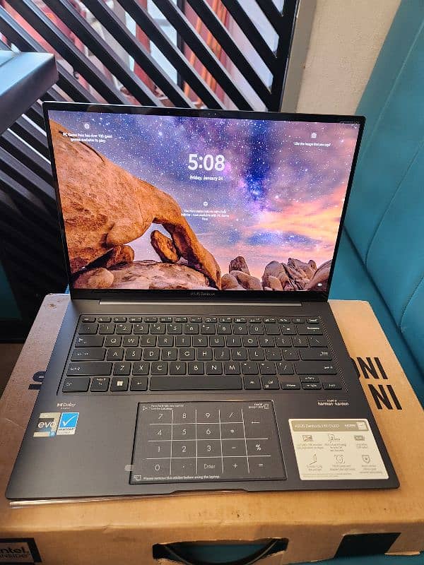 Asus zenbookOLD i5 13thgen 18