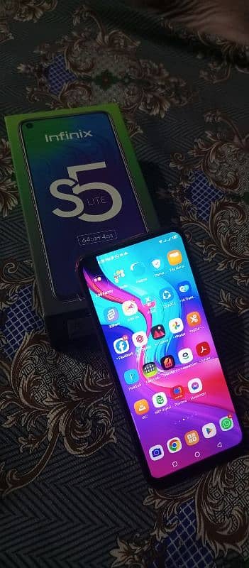 Infinix s5 4/64 with box pta approved 1