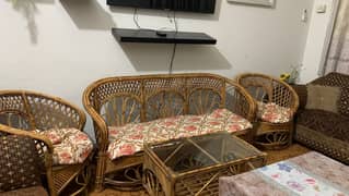 Cane 5 seater sofa set with table in Good Condition