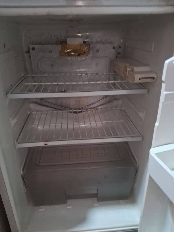 Dawlence refrigerator in perfect condition for sale 4