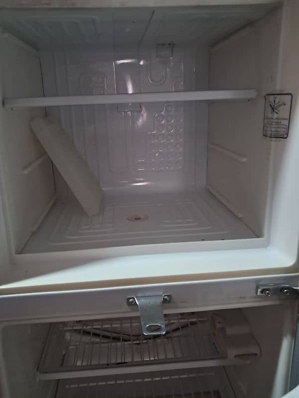 Dawlence refrigerator in perfect condition for sale 5