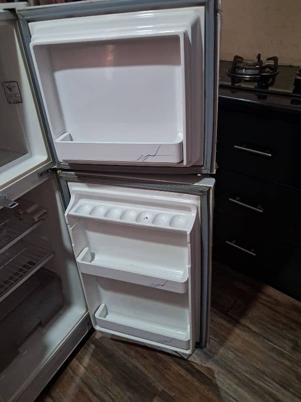 Dawlence refrigerator in perfect condition for sale 6