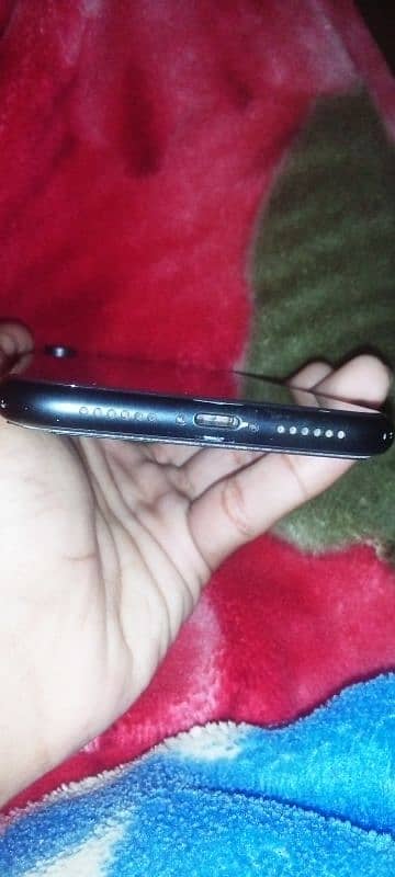 iphone XR in good condition 6