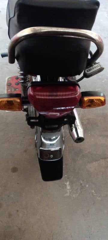 United 70cc 3