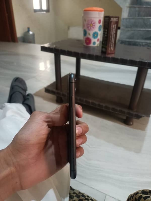 Iphone 11  Non pta Factory unlock 2