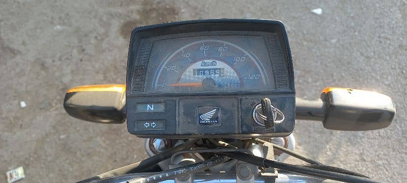 HONDA CD 70 2023 KARACHI NUMBER 2