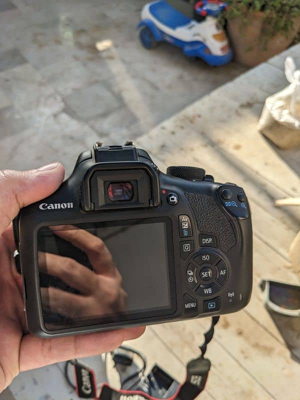 Canon 1300 D with box and 2 lense 4