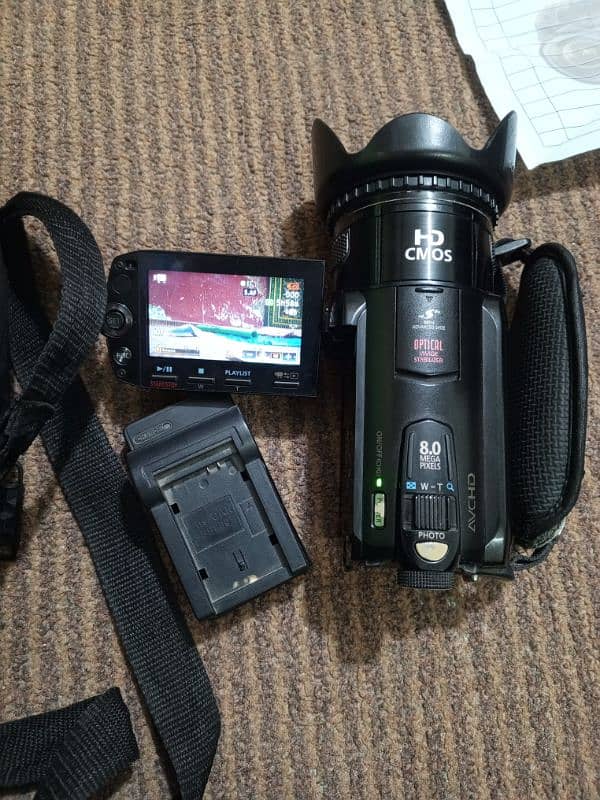 Canon HD IVIS HFS11 4