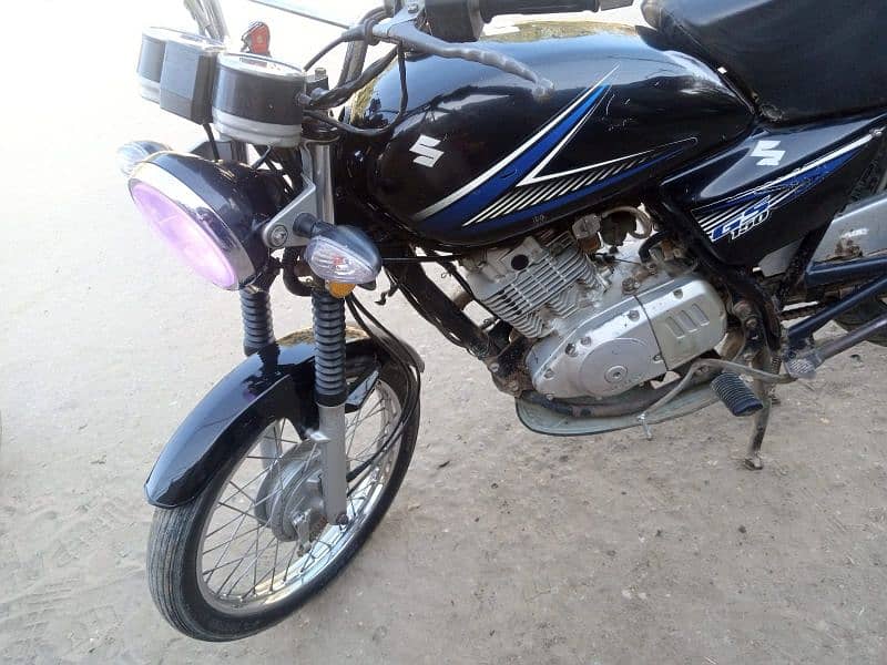 suzuki GS 150 9