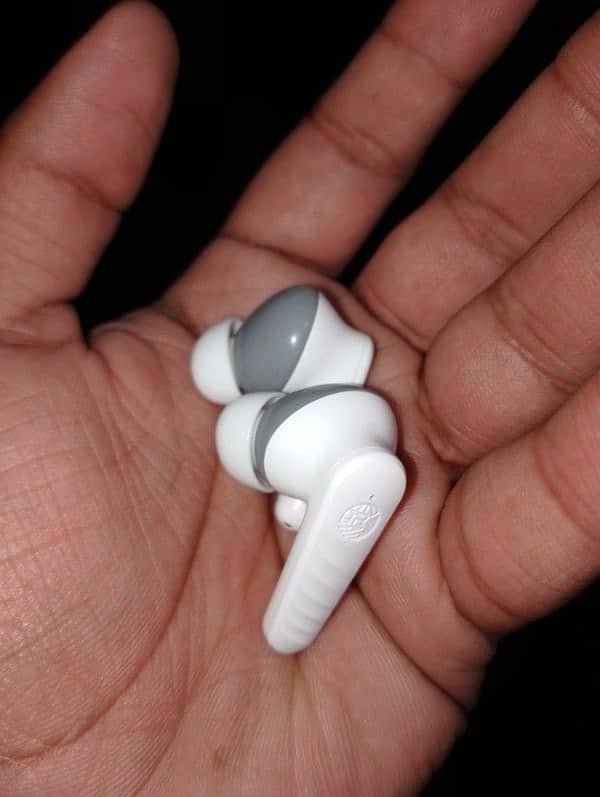 RONIN slightly used original earbuds 8