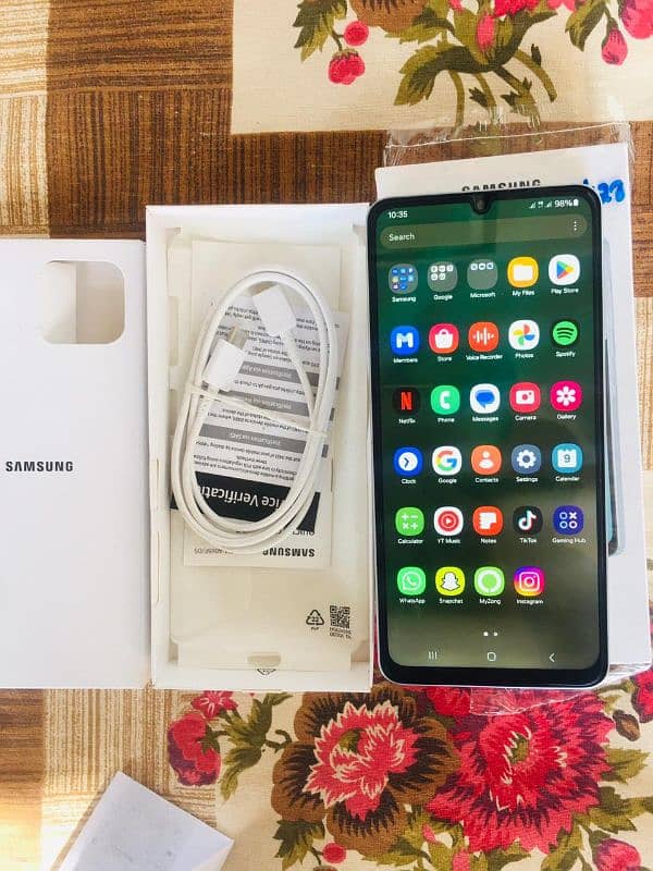 samsung A06 6 gb 128 gb 8