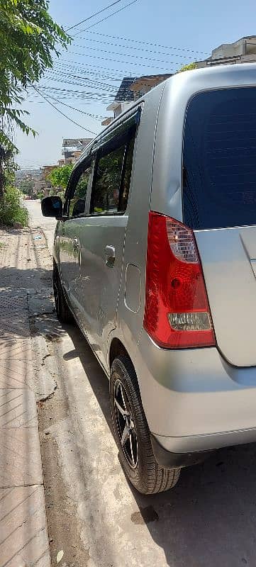 Suzuki Wagon R 2017 11