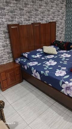 neat and clean bed set for sale