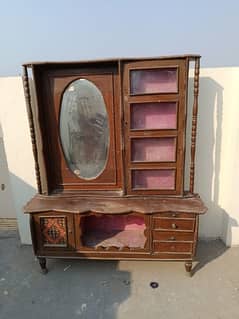 Used Dressing Table for urgent sale call at 0300-7452132