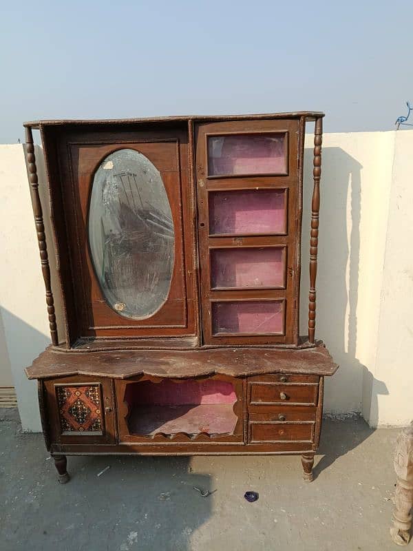 Used Dressing Table for urgent sale call at 0300-7452132 1