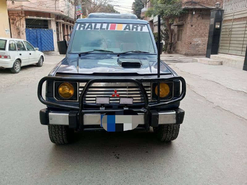 Mitsubishi Pajero 1989 1