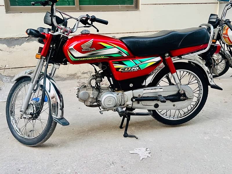 Red Honda cd70 2022 Model Urgen for sale 3