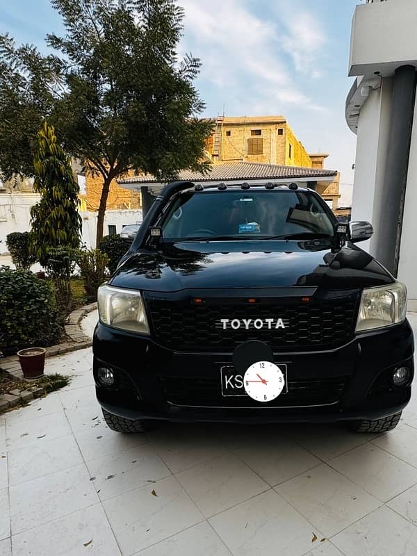 Toyota Hilux 2012 0