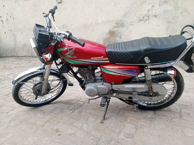 Honda 125 13 model genuine Tanki tapy good condition 1