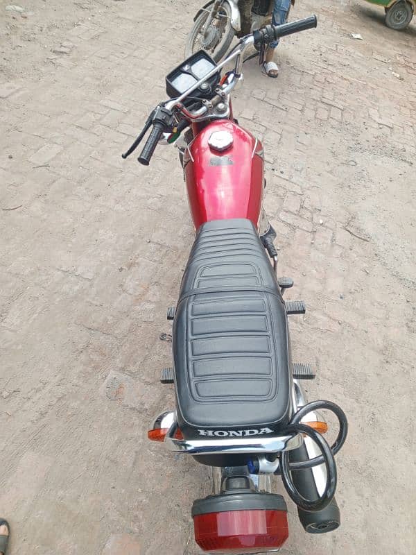 Honda 125 13 model genuine Tanki tapy good condition 2