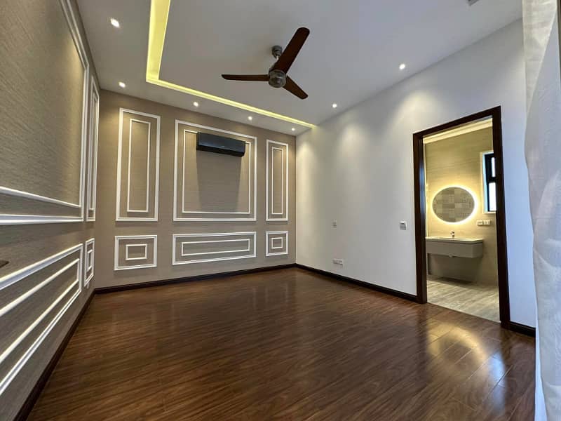 Brilliant Design House For Sale In DHA Phase 7 Lahore 18