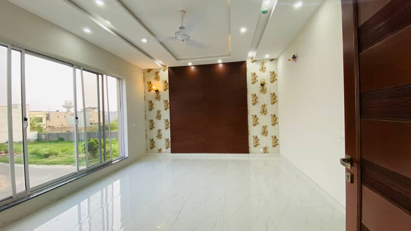 Brilliant Design House For Sale In DHA Phase 7 Lahore 23