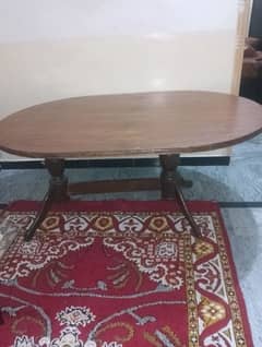 dining table use bht achi lakri hai