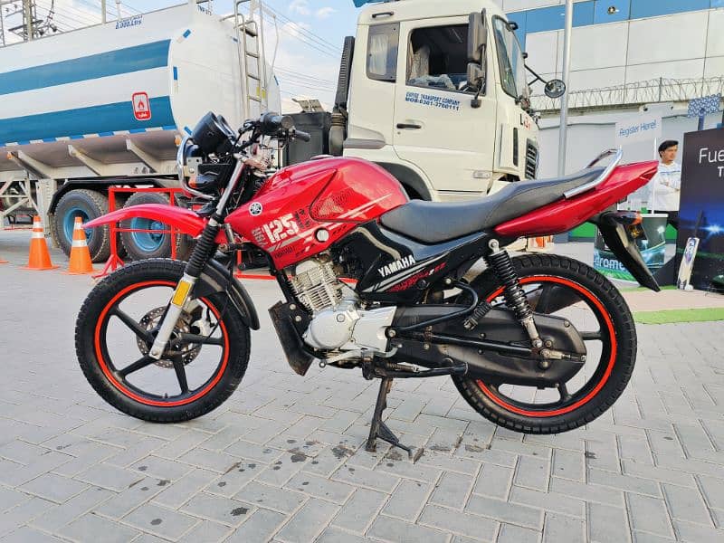 Yamaha YBR 125G 22/23 4