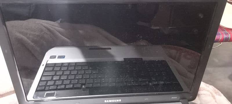 Samsung laptop Dual core 4GB Ram 320 HDD [Connector change hoga] 2