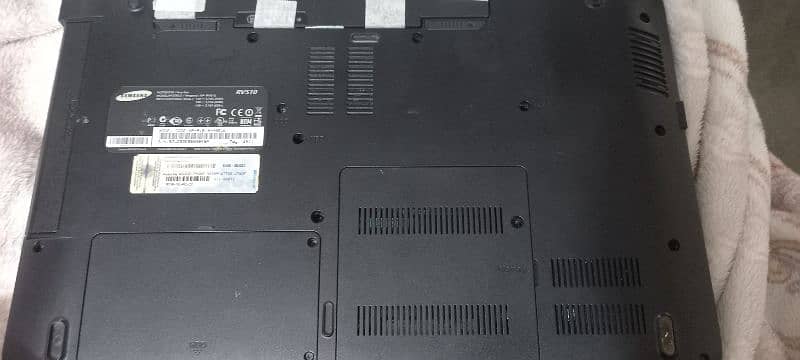 Samsung laptop Dual core 4GB Ram 320 HDD [Connector change hoga] 3