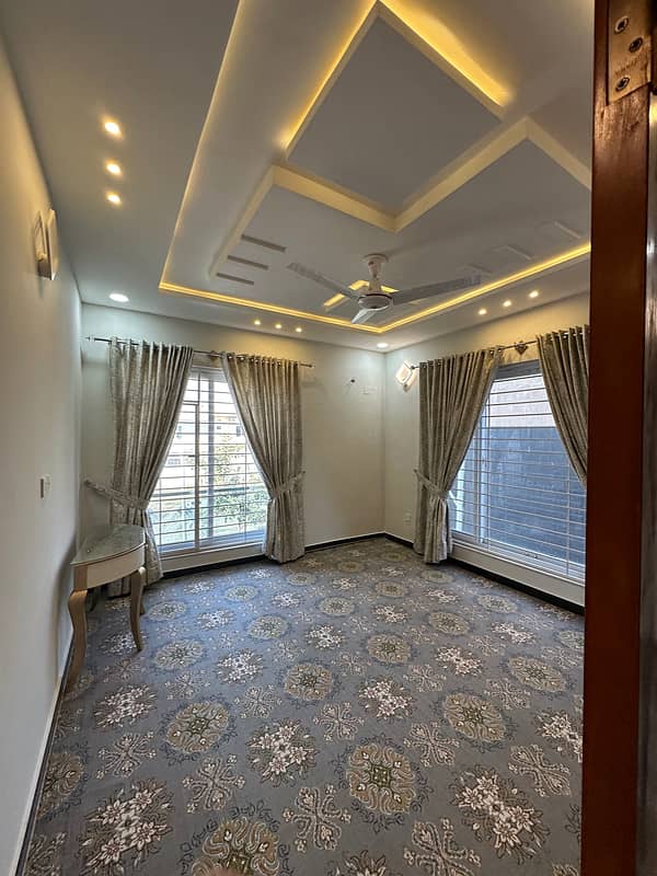 Semi Furnished Corner House For Sale In Prime Location Of Gulberg Green Islamabad Solar Installed Near Markaz With Small Loan Demand 4.60 Crore 8