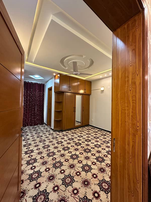 Semi Furnished Corner House For Sale In Prime Location Of Gulberg Green Islamabad Solar Installed Near Markaz With Small Loan Demand 4.60 Crore 12