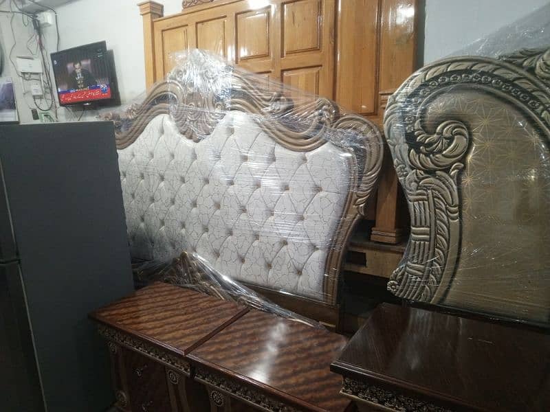 Full size bed set are available 0