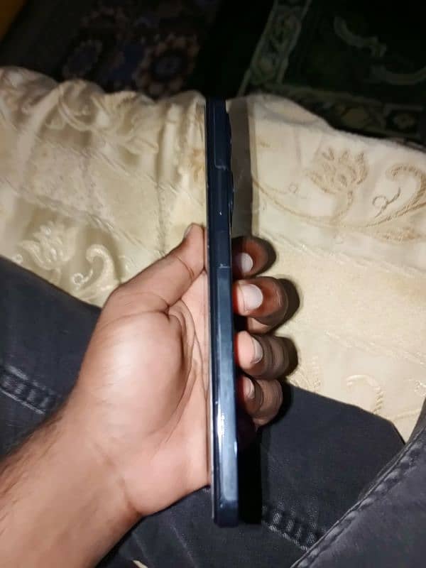 infinix Hot 40 8+8 256gb with box and original charger 4