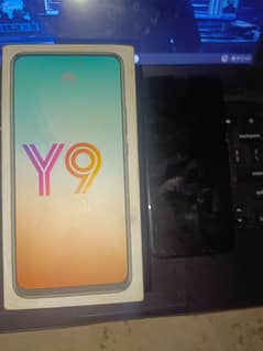 Huawei Y9 Ram. 4  128. Room