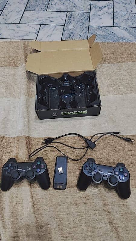 2.4G wireless controllergame pad 1