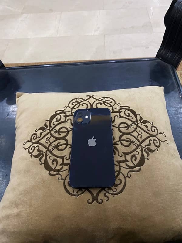 Iphone 12 factory unlocked with complete box and accessories 1