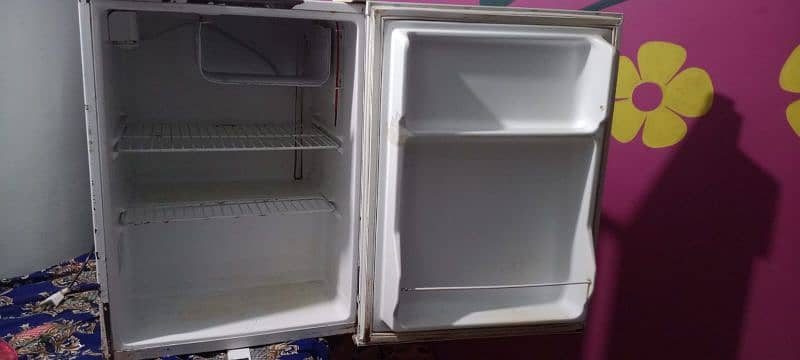 Haier Fridge Small Size 4