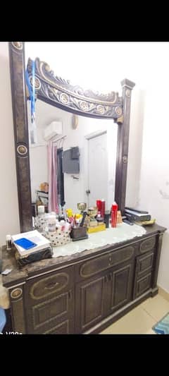 dressing table