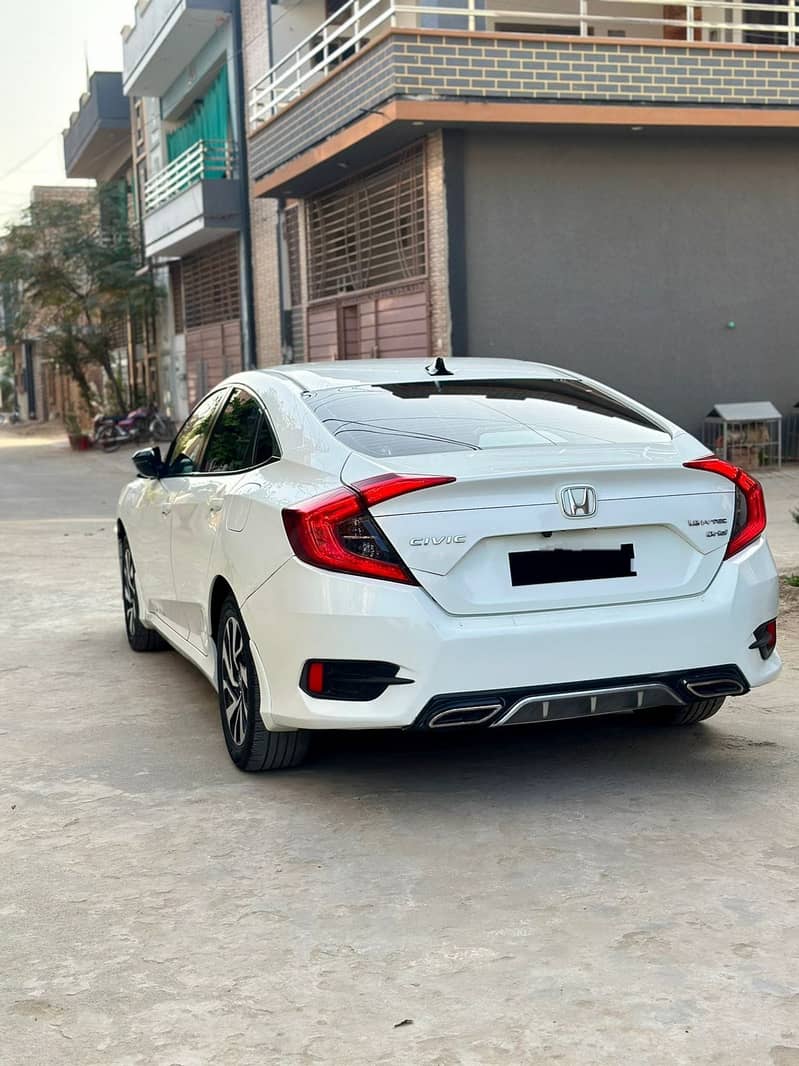 Honda Civic Oriel 2018 4