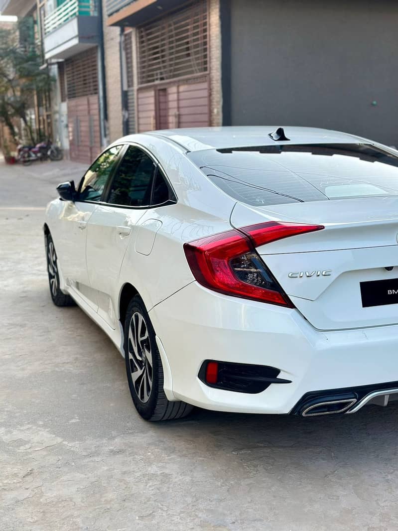 Honda Civic Oriel 2018 5