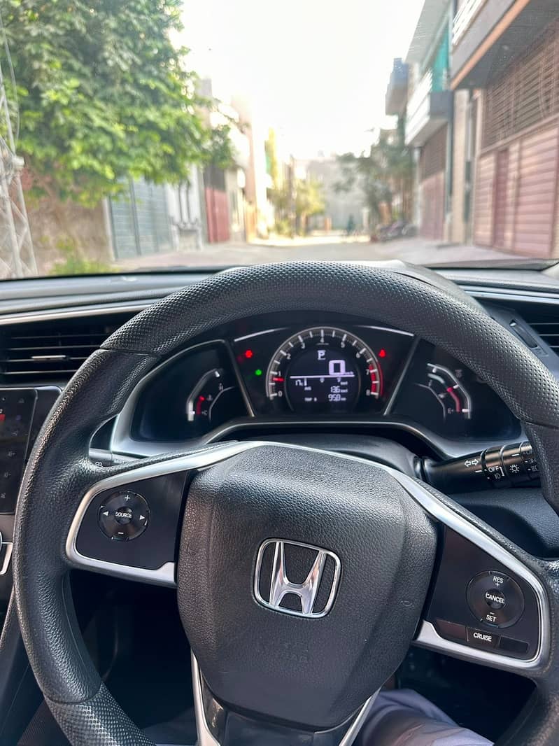 Honda Civic Oriel 2018 6