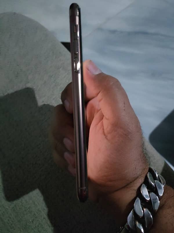 IPhone 11 Pro Max 64gb FU selaed excellent condition for sale 1