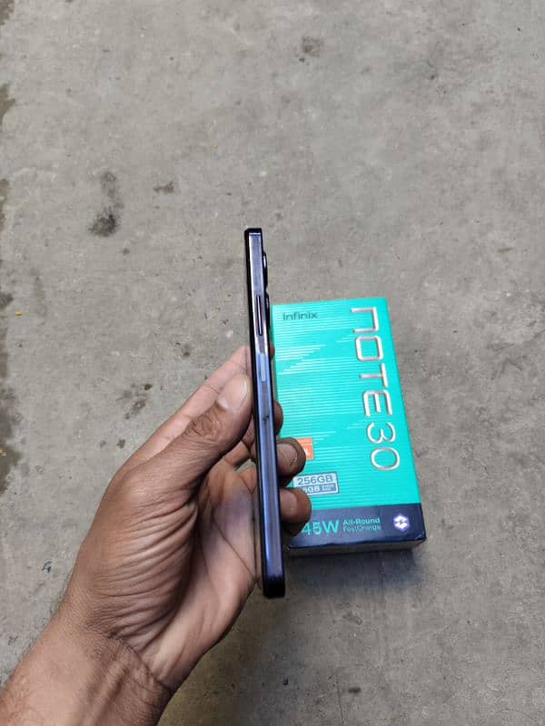 infinix Note 30   16/256 7