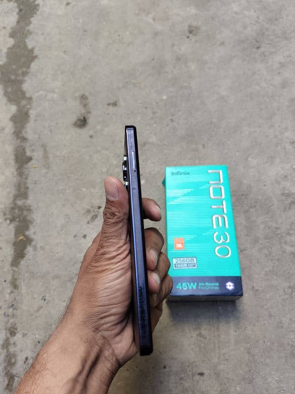 infinix Note 30   16/256 10