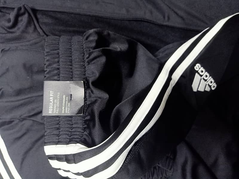 Orignal Adidas UK Tracksuit black branded Medium size 0