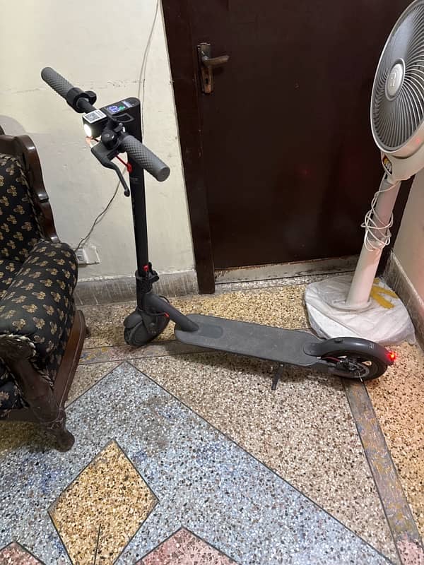 Electric Scooty Slightly Used 3