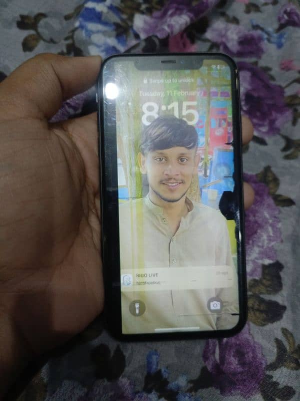 i phone 11 non pta glass break chal sai raha ha koe issue ni kar raha 2