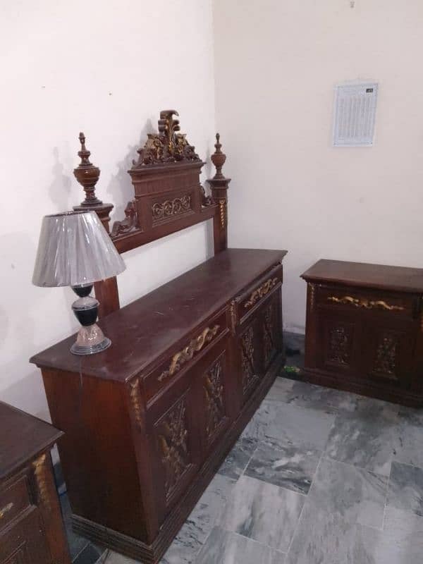 King Size Bed with side tables and dressing table 0