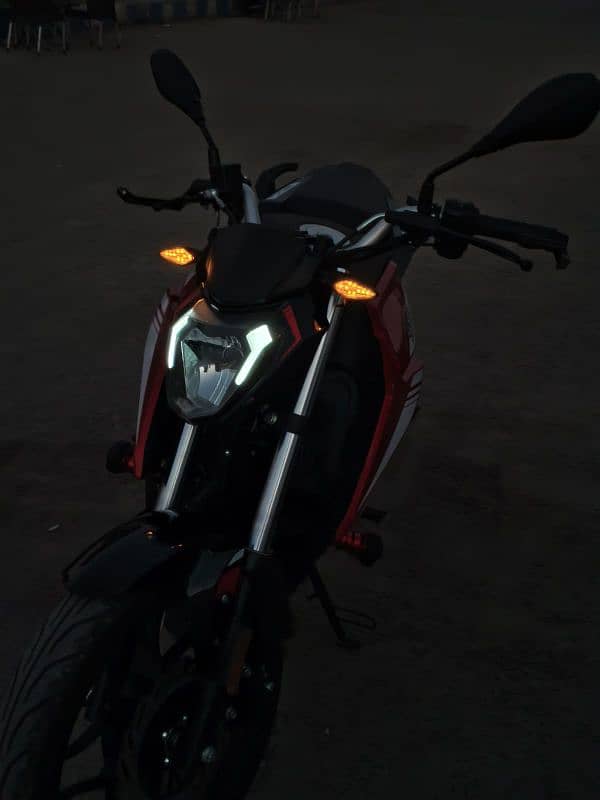 hi speed batlo5 sr200cc red color and warranty 6000km abi 2000km hogia 5